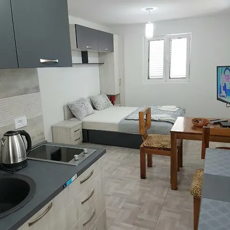 Porto Njegusi A2 Apartment Cetinje Exterior photo